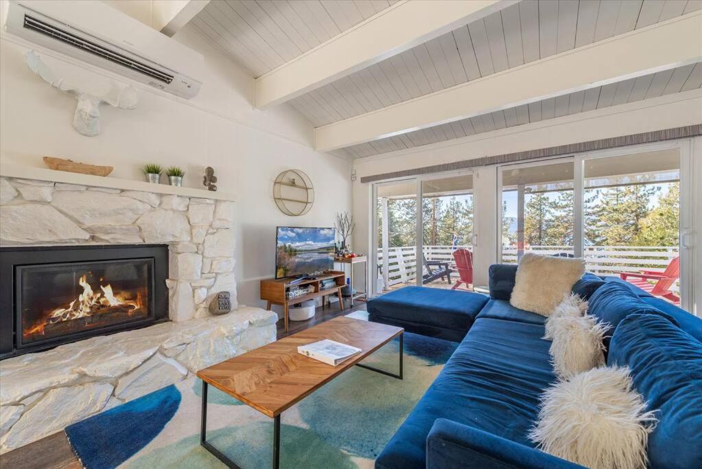 Lake Views, Pet-Friendly Cabin With Hot-Tub In King'S Beach キングスビーチ エクステリア 写真