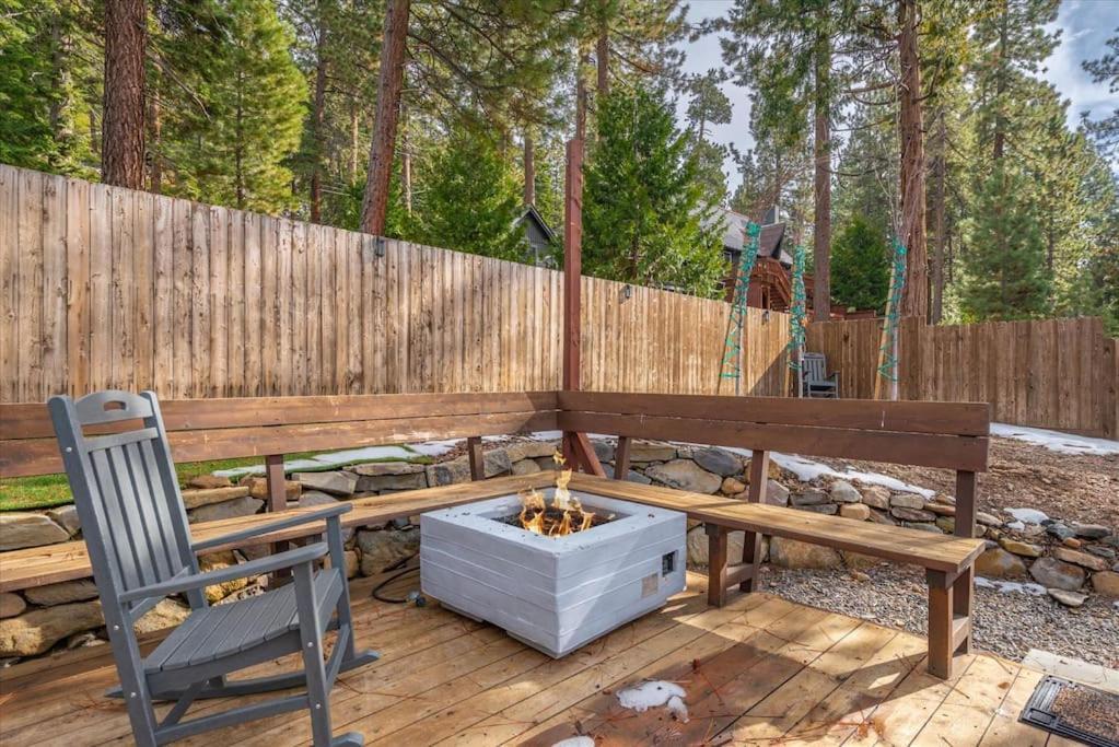 Lake Views, Pet-Friendly Cabin With Hot-Tub In King'S Beach キングスビーチ エクステリア 写真