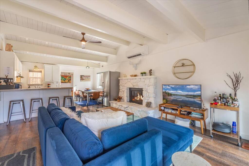 Lake Views, Pet-Friendly Cabin With Hot-Tub In King'S Beach キングスビーチ エクステリア 写真