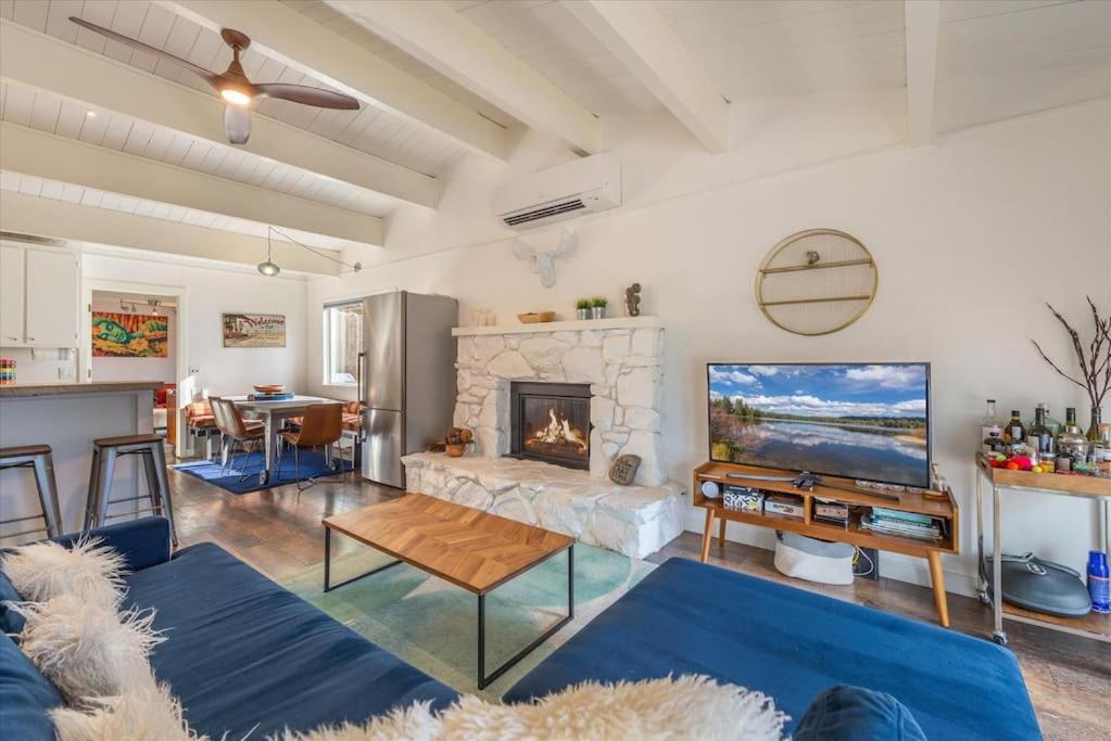 Lake Views, Pet-Friendly Cabin With Hot-Tub In King'S Beach キングスビーチ エクステリア 写真