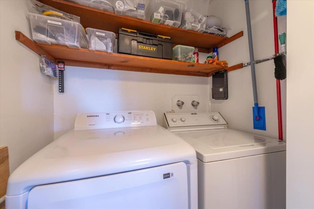 Lake Views, Pet-Friendly Cabin With Hot-Tub In King'S Beach キングスビーチ エクステリア 写真