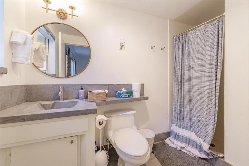 Lake Views, Pet-Friendly Cabin With Hot-Tub In King'S Beach キングスビーチ エクステリア 写真