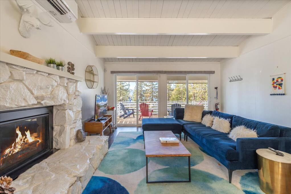 Lake Views, Pet-Friendly Cabin With Hot-Tub In King'S Beach キングスビーチ エクステリア 写真