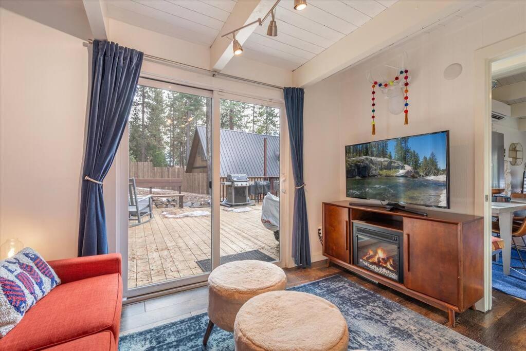 Lake Views, Pet-Friendly Cabin With Hot-Tub In King'S Beach キングスビーチ エクステリア 写真