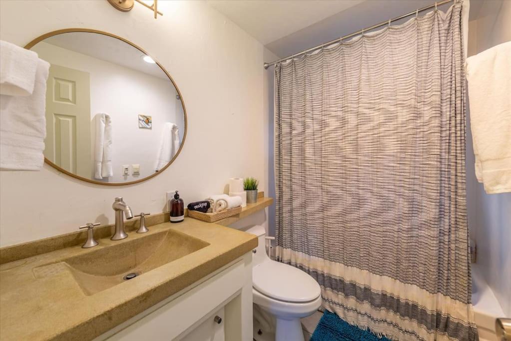 Lake Views, Pet-Friendly Cabin With Hot-Tub In King'S Beach キングスビーチ エクステリア 写真